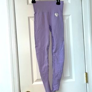 Womens Best lilac color leggings XS